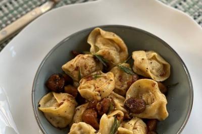 Tortellis aux marrons, ricotta et jambon de parme