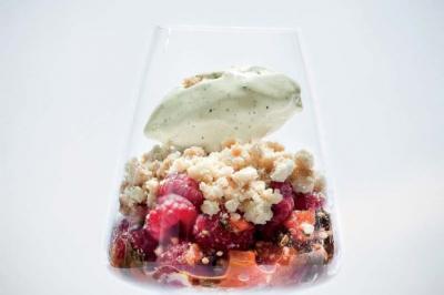 Crumble de tomates confites et framboises