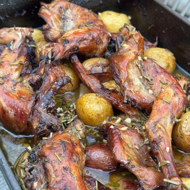 Lapin confit au vin blanc et vinaigre balsamique