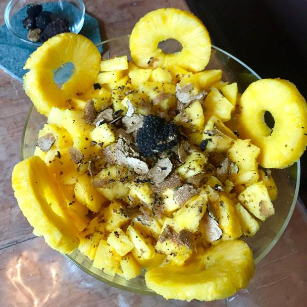 Salade d’ananas et de truffes de Monique