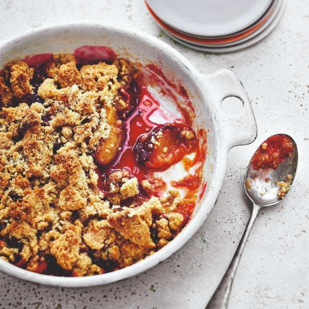 Crumble de prunes aux noix