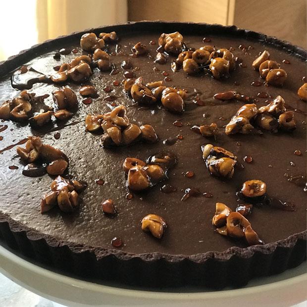 Tarte aux cookies et aux noisettes caramélisées