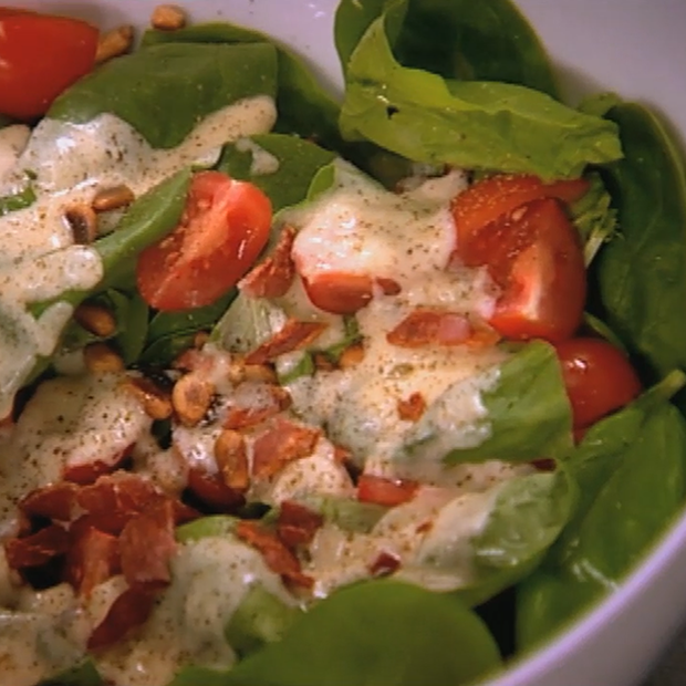 Salade d’épinards tomates et fondue de gorgonzola