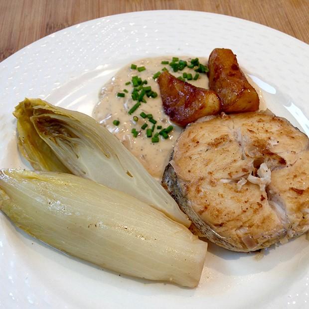 Merlu aux pommes et aux endives