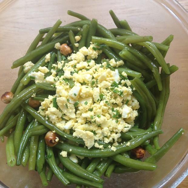 Salade de haricots verts aux noisettes