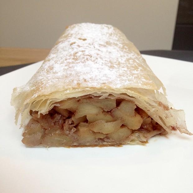 Strudel aux pommes et aux noix 