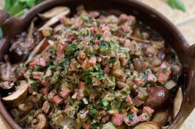 Champignons à la bordelaise en tourtière d’Irène