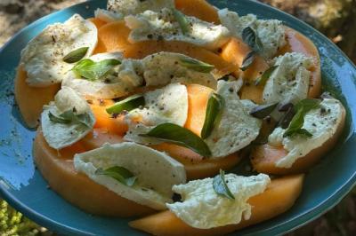Salade de melon-mozza