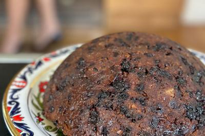 Christmas pudding flambé au cognac