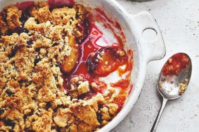 Crumble de prunes aux noix