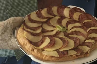 Feuilleté d'andouille et pommes à la crème de camembert de Bernard