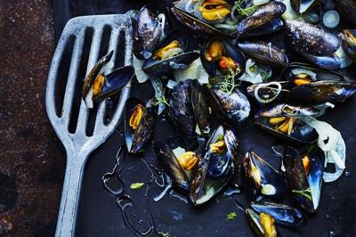 Moules au fenouil à la plancha