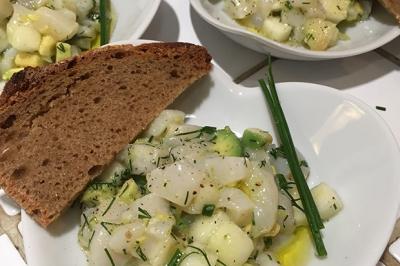 Tartare de Saint-Jacques au gingembre, poires et avocat de Julie