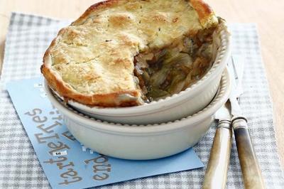 Tartelettes aux endives, fourme d’Ambert et noix
