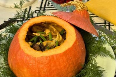 Velouté de potimarron, châtaignes et chanterelles