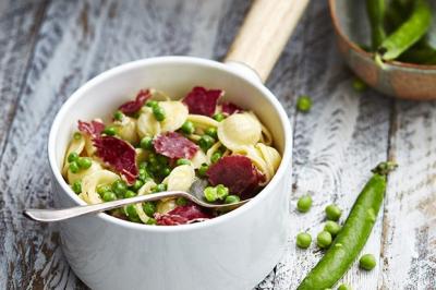 Orecchiette aux petits pois, coppa et gorgonzola