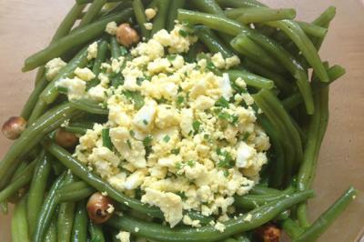 Salade de haricots verts aux noisettes