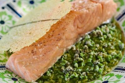 Saumon confit et pesto d’oseille au riso