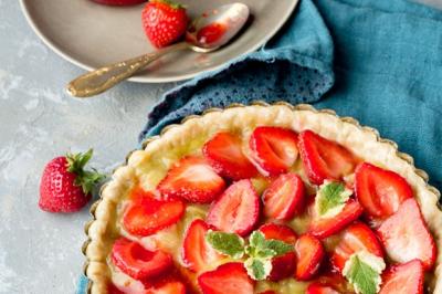 Tarte à la rhubarbe et aux fraises d’Annie