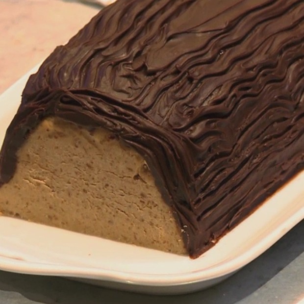 Le nontronnais (bûche aux châtaignes) de Brigitte et Andrée - Recette extraite des Carnets de Julie Le nontronnais (bûche aux châtaignes) de Brigitte et Andrée - Recette extraite des Carnets de Julie