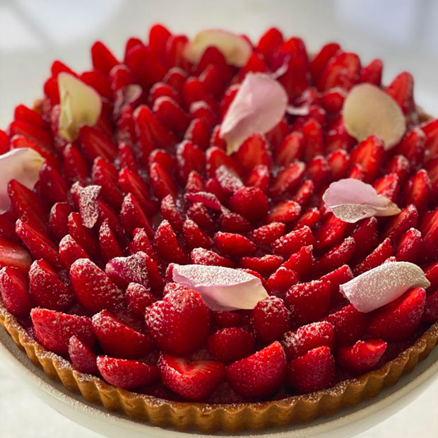 Tarte aux fraises à la gelée de rose Tarte aux fraises à la gelée de rose
