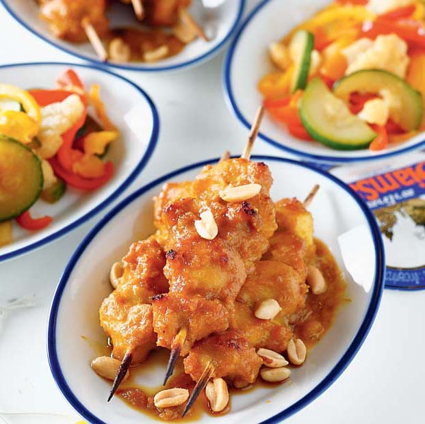 Brochettes de poulet au satay Brochettes de poulet au satay