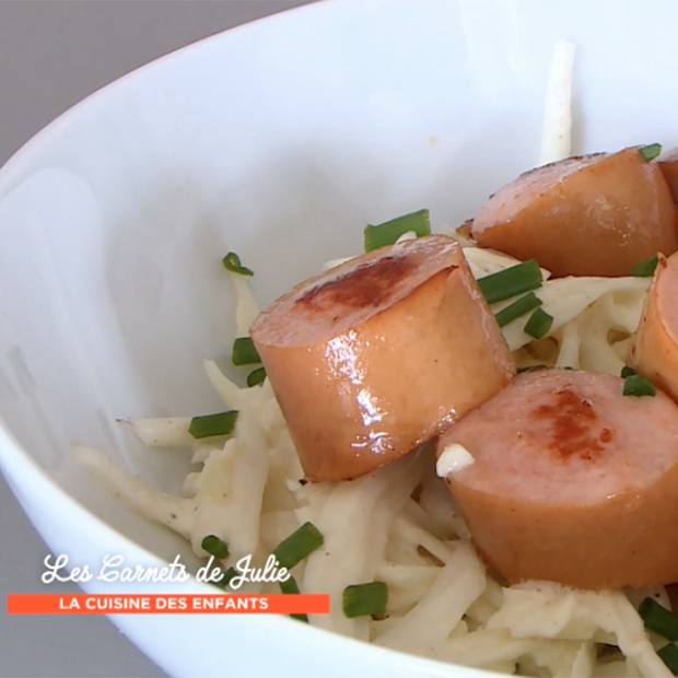 Salade de chou aux saucisses de Strasbourg de Laura Annaert Salade de chou aux saucisses de Strasbourg de Laura Annaert