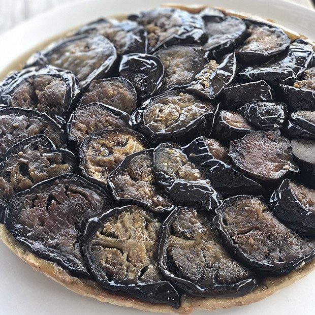 Tarte tatin d’aubergines vanillées Tarte tatin d’aubergines vanillées