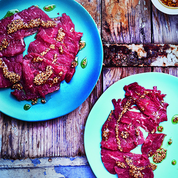 Carpaccio de bœuf aux graines brûlantes Carpaccio de bœuf aux graines brûlantes