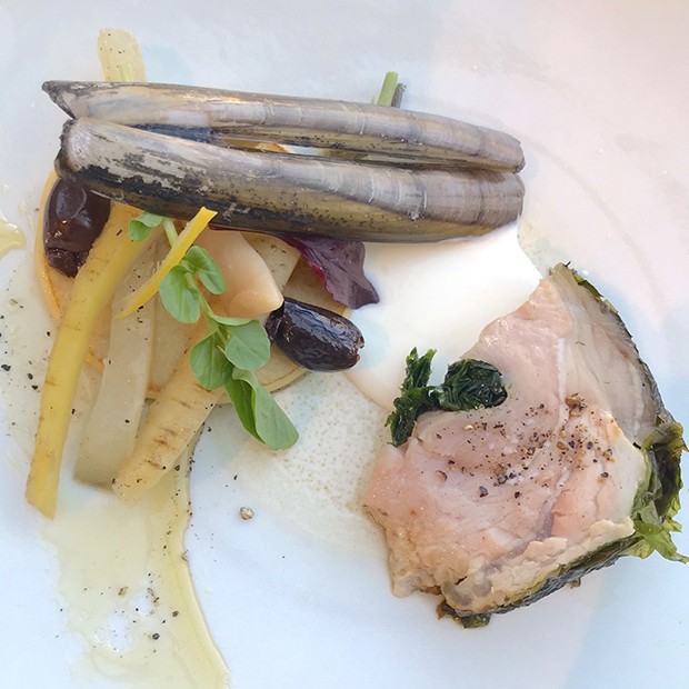 Carré de veau bord de mer, blinis de céleri et légumes d’hiver d’Éric Guérin Carré de veau bord de mer, blinis de céleri et légumes d’hiver d’Éric Guérin