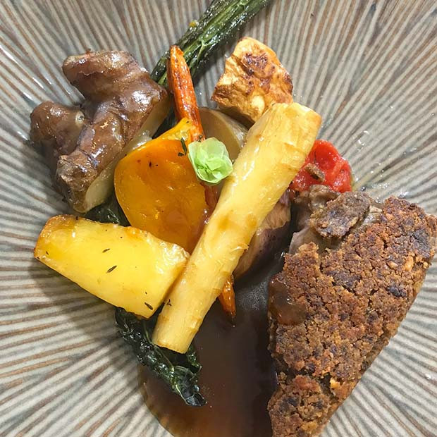 Côtes de veau en croûte de cèpes et légumes rôtis de Julie Côtes de veau en croûte de cèpes et légumes rôtis de Julie