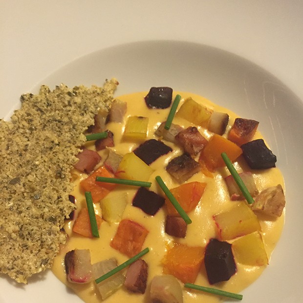 Fondue aux légumes d’hiver et tuiles de comté de Julie Fondue aux légumes d’hiver et tuiles de comté de Julie