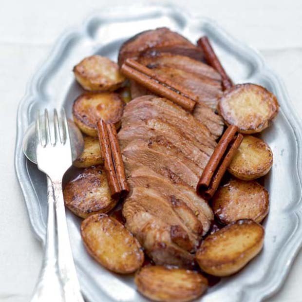 Magrets de canard miel cannelle pdterre rissolées Magrets de canard miel cannelle pdterre rissolées
