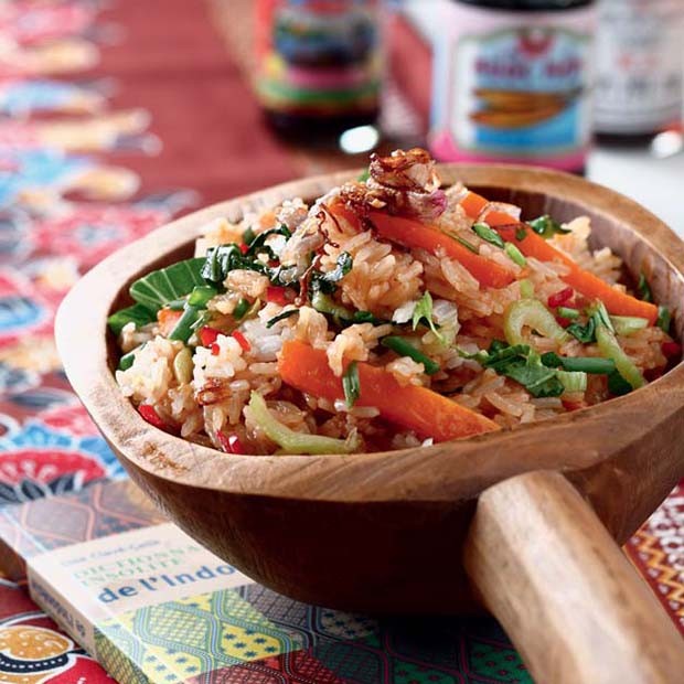 Nasi Goreng ou Riz sauté aux légumes Nasi Goreng ou Riz sauté aux légumes