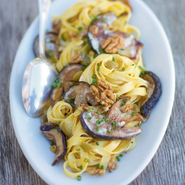 Tagliatelle aux cèpes, noix et olives lucques Tagliatelle aux cèpes, noix et olives lucques
