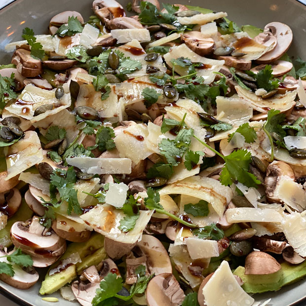 Avocats, champignons de paris, parmesan Avocats, champignons de paris, parmesan