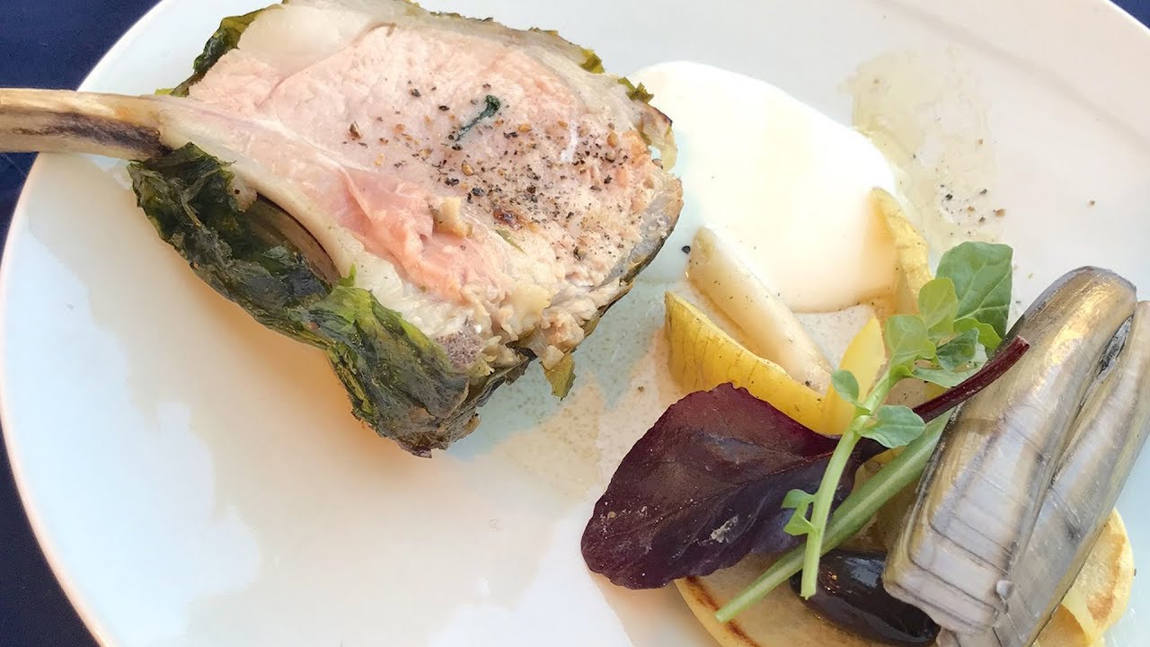 Video Carré de veau bord de mer, blinis de céleri et légumes d’hiver d’Éric Guérin