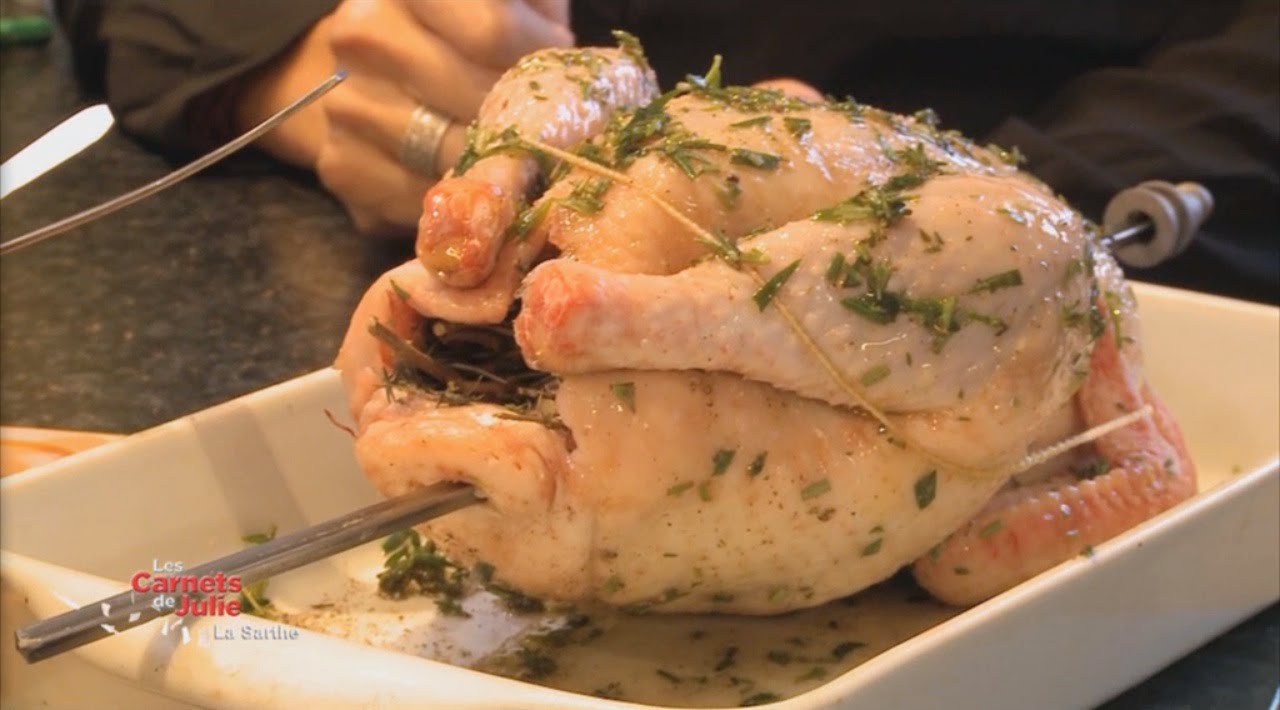 Video Poularde rôtie et fumée aux herbes de Francine