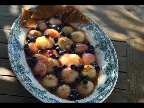 Video Pêches de vigne rôties au miel et nougatine aux noix de Christine