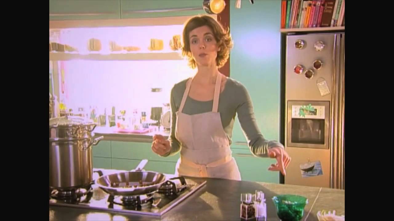 Video Fusilli aux lardons et noisettes grillées